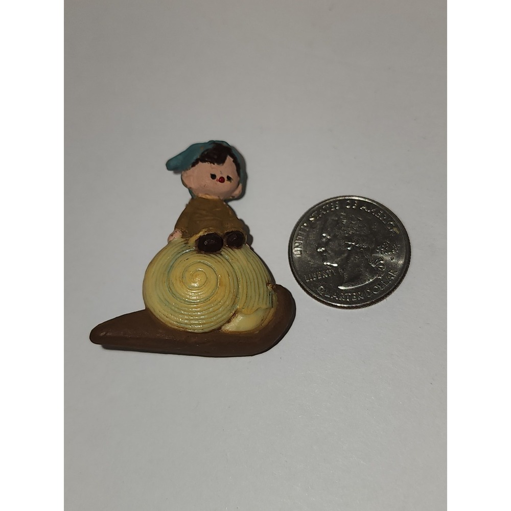 Vintage Hallmark Pixie Boy sitting on Small Brroch Pin‎
